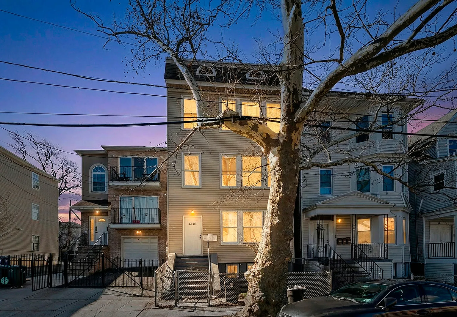 3 bed, 1000 sqft, $2,400 — Photo 1