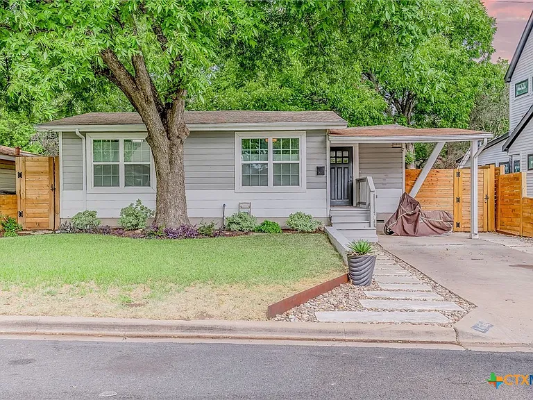 2404 Oak Crest Ave — Photo 1
