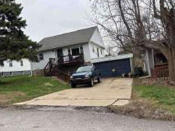 2nd image of 872 5th Ave N