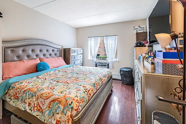 Sold by Compass | media 7