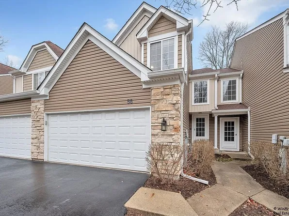 56 Cambridge Ave, Streamwood, IL 60107