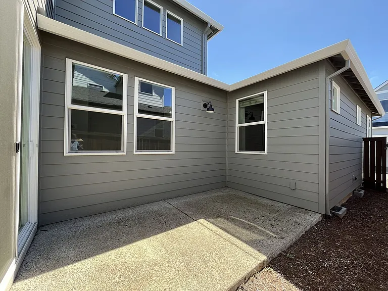31530 NW Yorkshire St — Photo 54