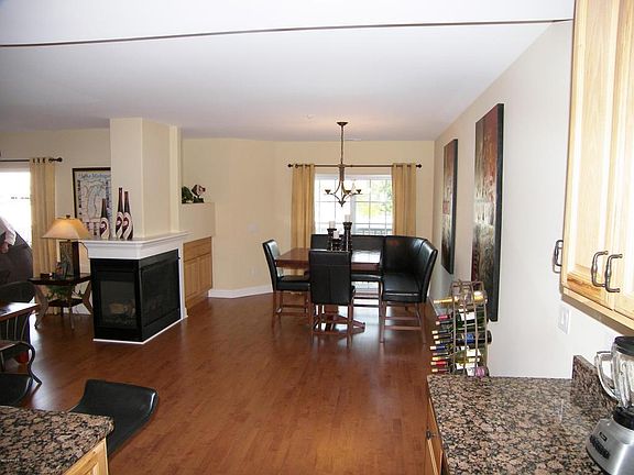 3rd image of 231 N. Whittaker #16