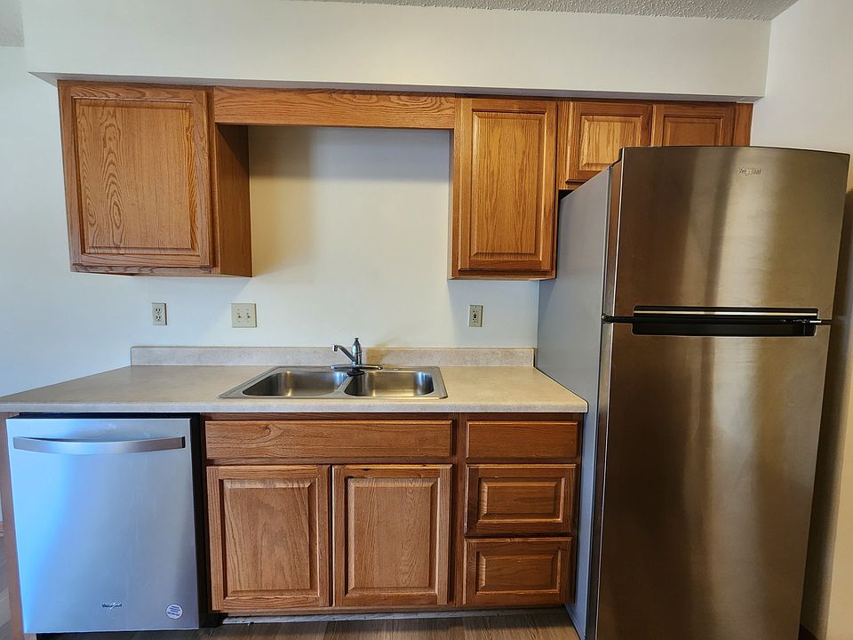1st image of 3475 Holiday Dr #5