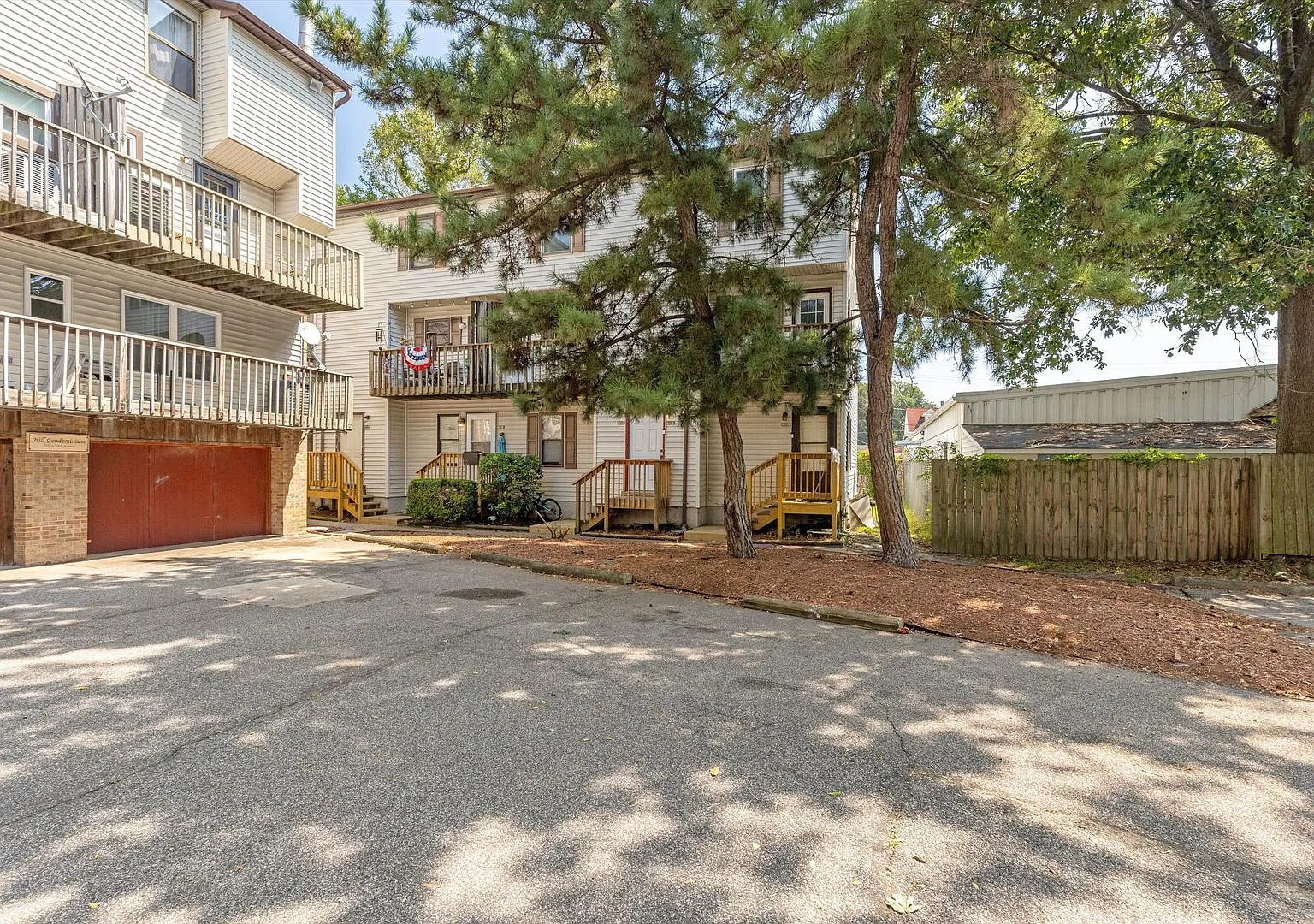 Coastal Convenience Meets Everyday Comfort in Ocean View! 2BR,2.5BA Condo available September 23! — Photo 1