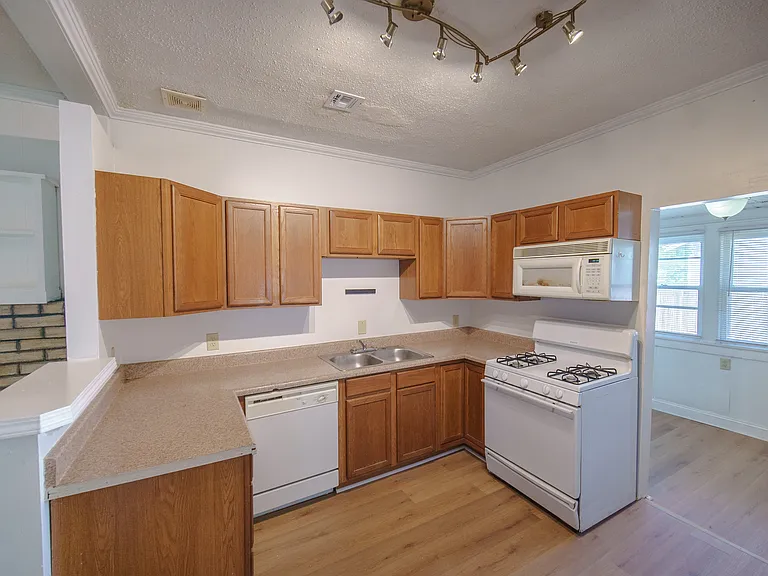856 S Millwood Ave #2 — Photo 10