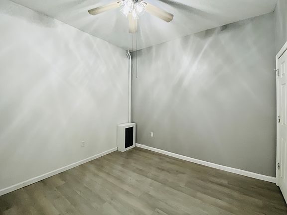5th image of 394 Cornelia St Floor 1