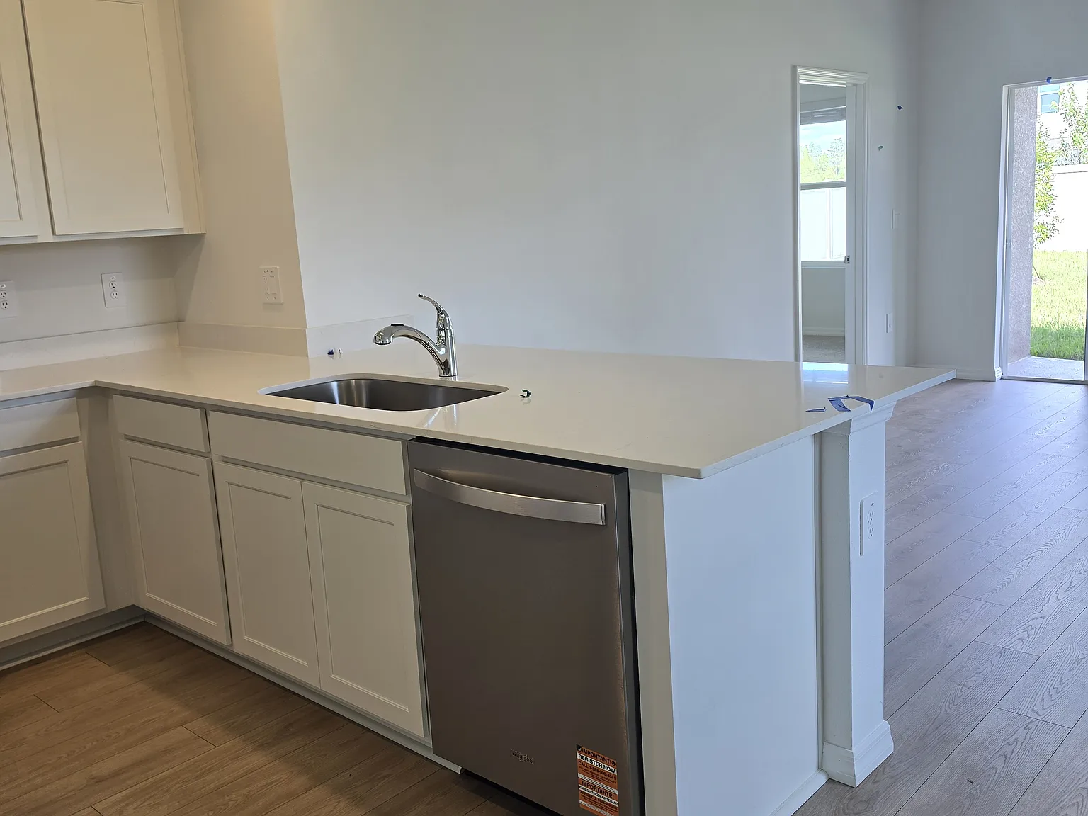 3 bed, 1560 sqft, $2,445 — Photo 4