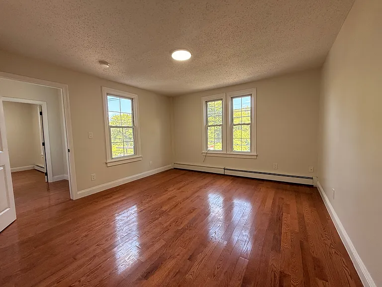 73-77 W Thames St #73 — Photo 4