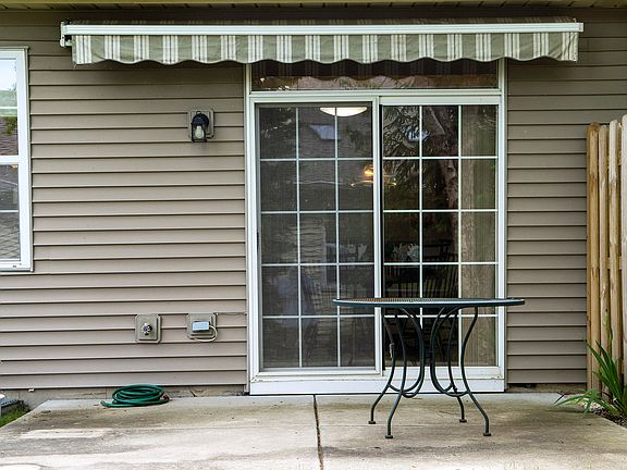 4th image of 226 Enfield Ln