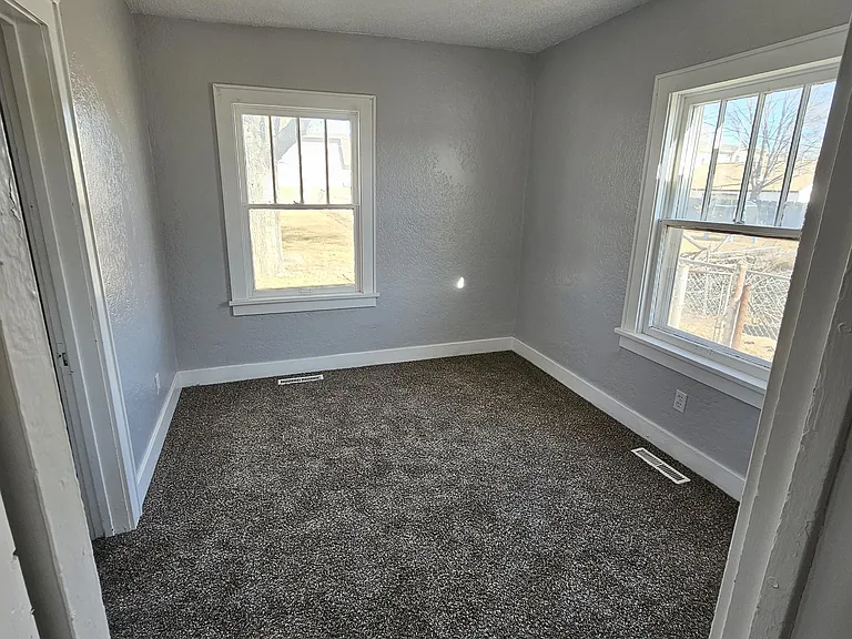 110 E 6th Ave #1/2 — Photo 4
