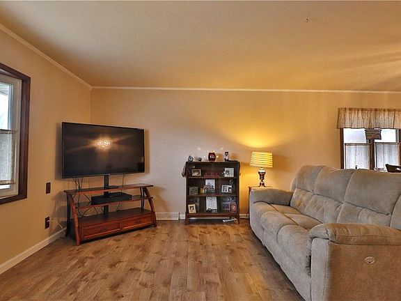 2nd image of 791 Walnut Dr
