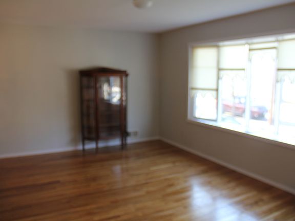 4th image of 452 Bradford Ave