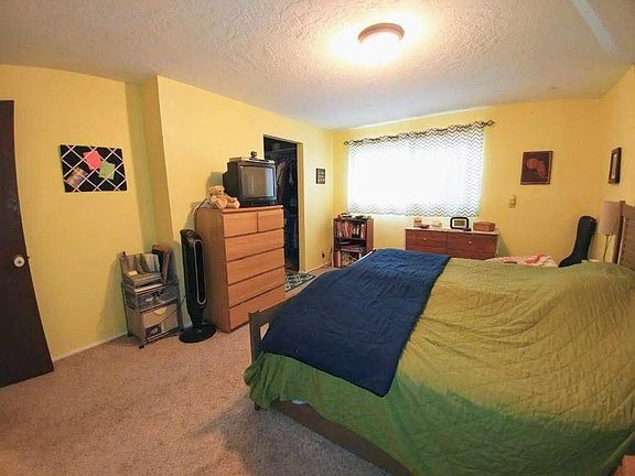 5th image of 253 W Garden Park
