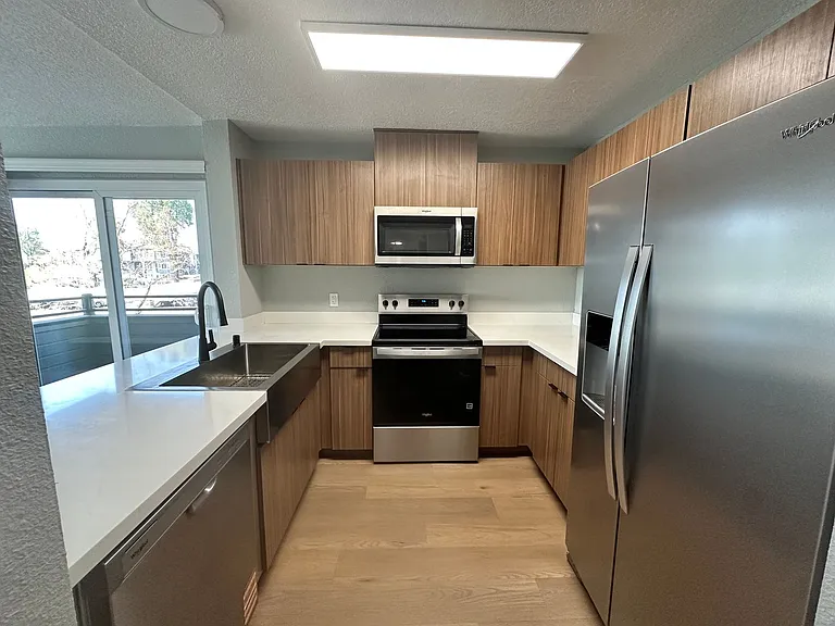 River House Apartments — Photo 50