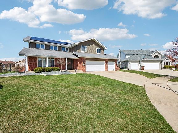 2nd image of 19328 Woodfield Ct