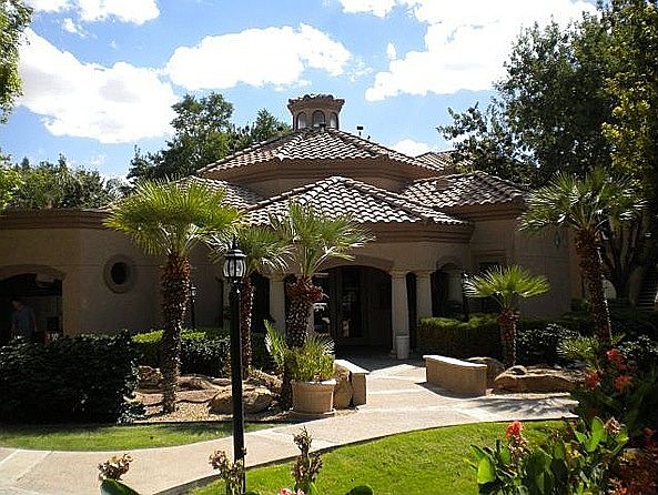 Signature Clubhouse
