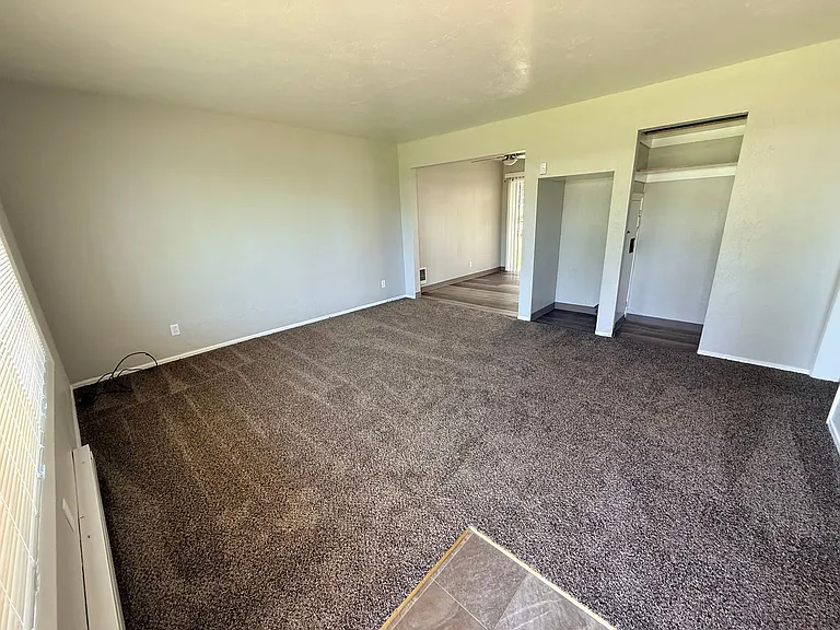 1031 & 1037 Ring St NE — Photo 14