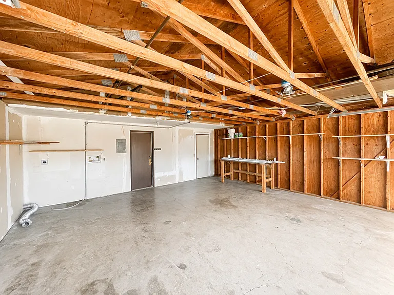 1704 Antoine Ave — Photo 21