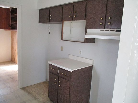 3rd image of 603 Catwood Dr