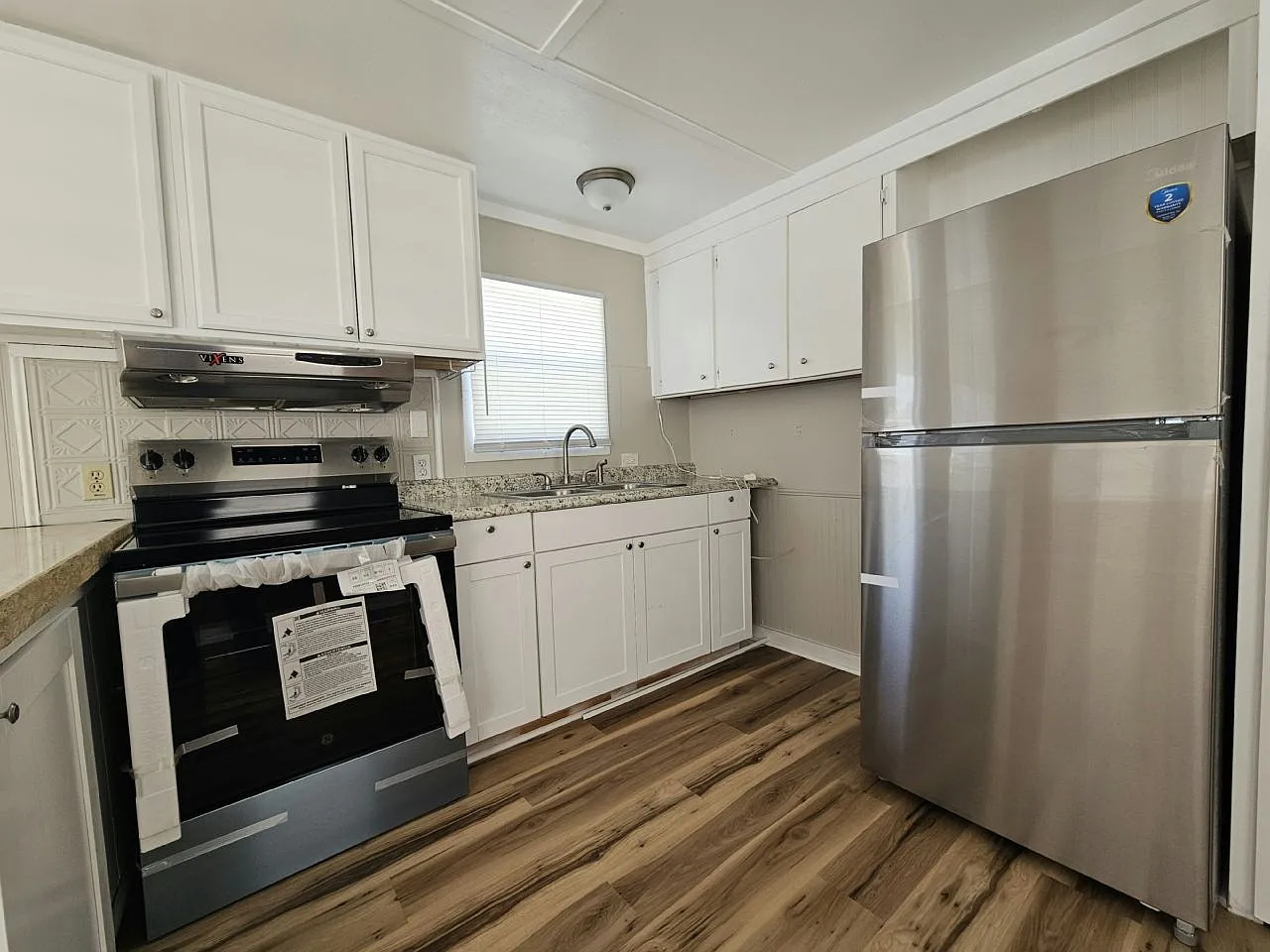 1 bed, 1.0 bath, $1,185 — Photo 3