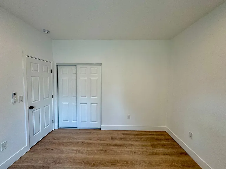 5250 Los Altos Plaza — Photo 27