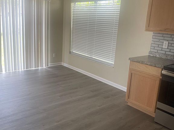 3rd image of 8206 Greenleaf Cir