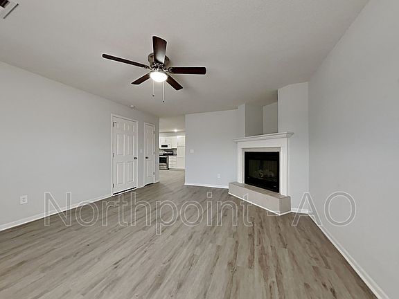 3rd image of 408 NW Woodbury Dr