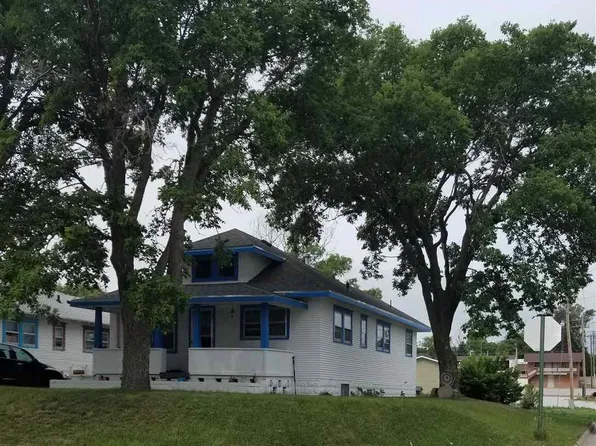212 E 11th St, McCook, NE 69001