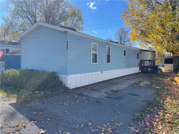 2006 Hemstreet Rd, East Aurora, NY 14052