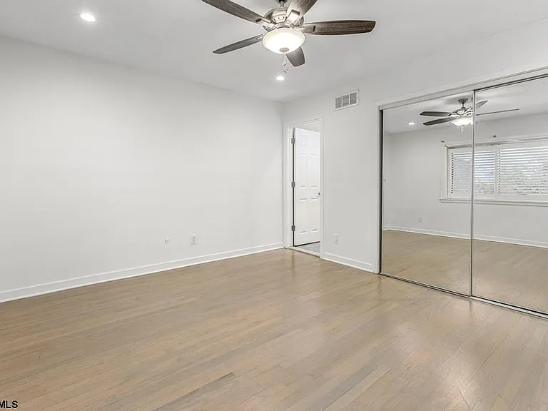 801 Dudley Ct #1402 — Photo 24