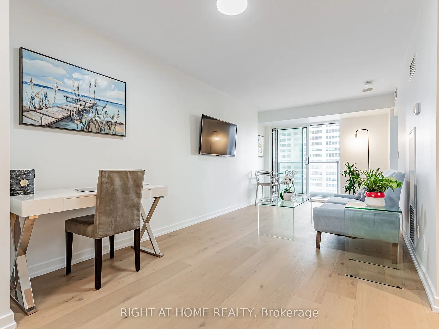 1 bed, $2,400 — Photo 1