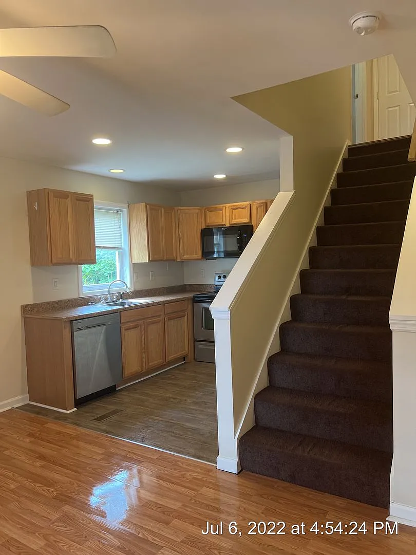 245 Kingwood - Apt. A — Photo 3
