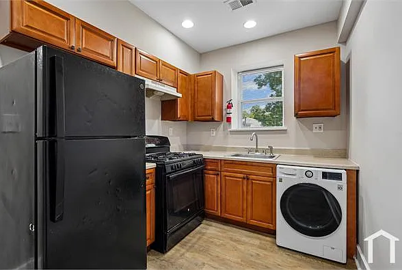 615 Malcolm X Ave SE #F — Photo 1