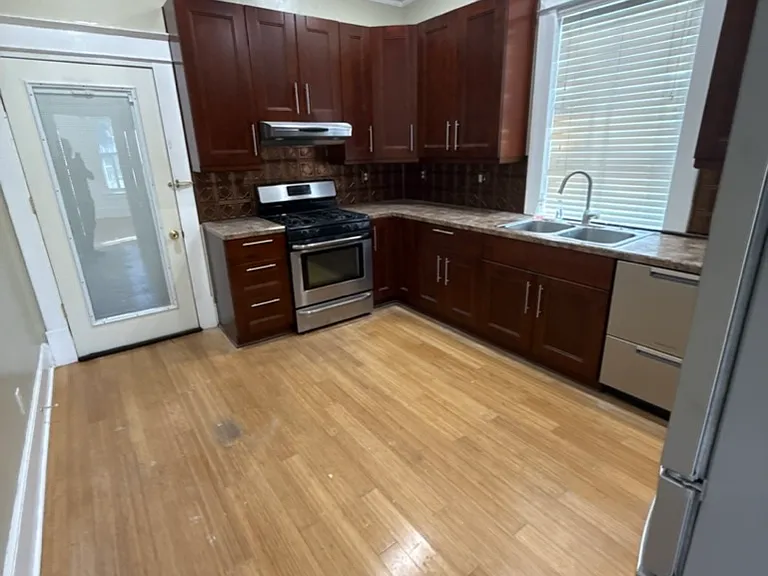 3670 Walsh St — Photo 1