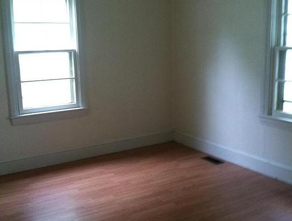 5th image of 336 Oak St