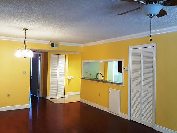 4th image of 1106 Glenmoor Dr