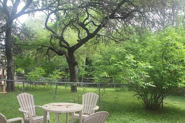 Spring Green Completely Shaded Large Fenced Yard w/ Lawn Fur