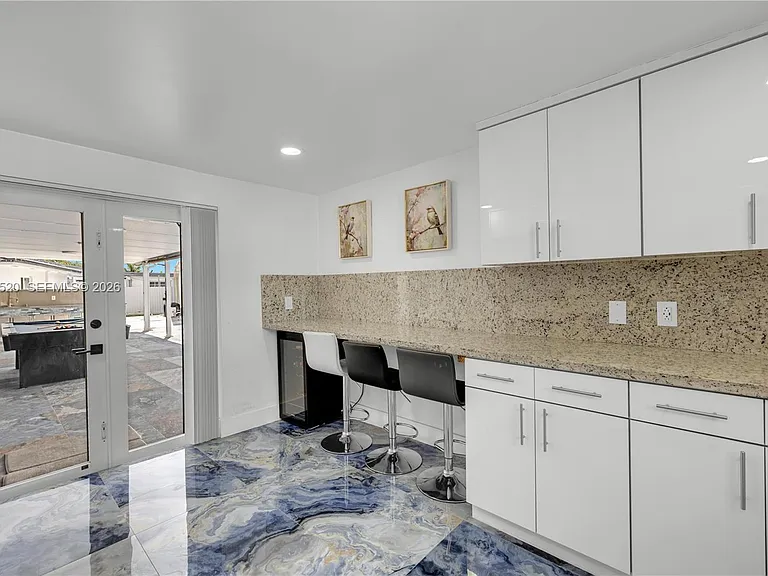 10350 SW 48th St — Photo 17