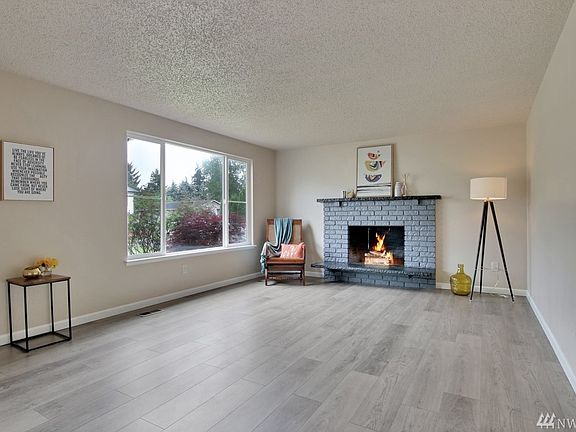 4th image of 15214 16th Ave E