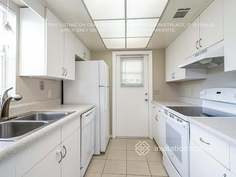 409 S Hawthorn Cir — Photo 4