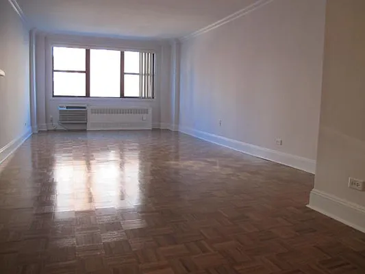 Rented by Metropolis Real Estate of Manhattan | media 4