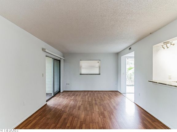 5th image of 190 Hickory Woods Ct APT 4A