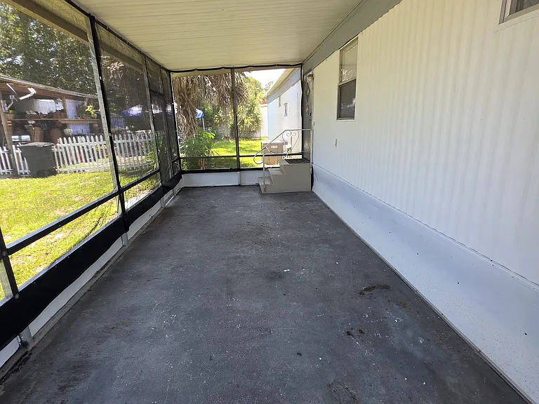 61 Lawrence Ct — Photo 8
