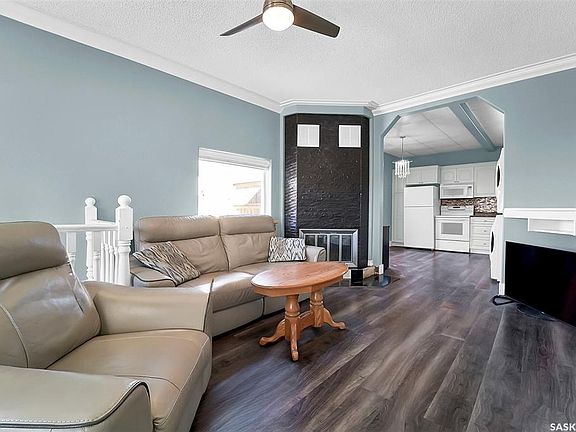 5th image of 207 5th AVENUE E