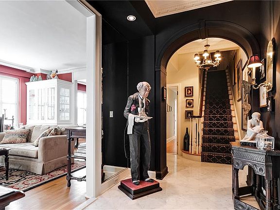 5th image of 612 W Franklin St #1D