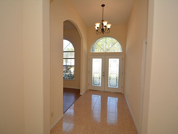 2nd image of 25 Essington Ln