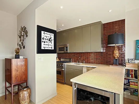 Sold by Sotheby's International Realty | media 18