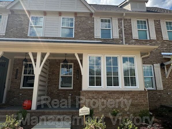 1108 Windsor Sq
