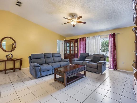 4th image of 2121 Seward Dr